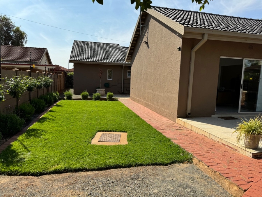  Bedroom Property for Sale in El Toro Park Northern Cape